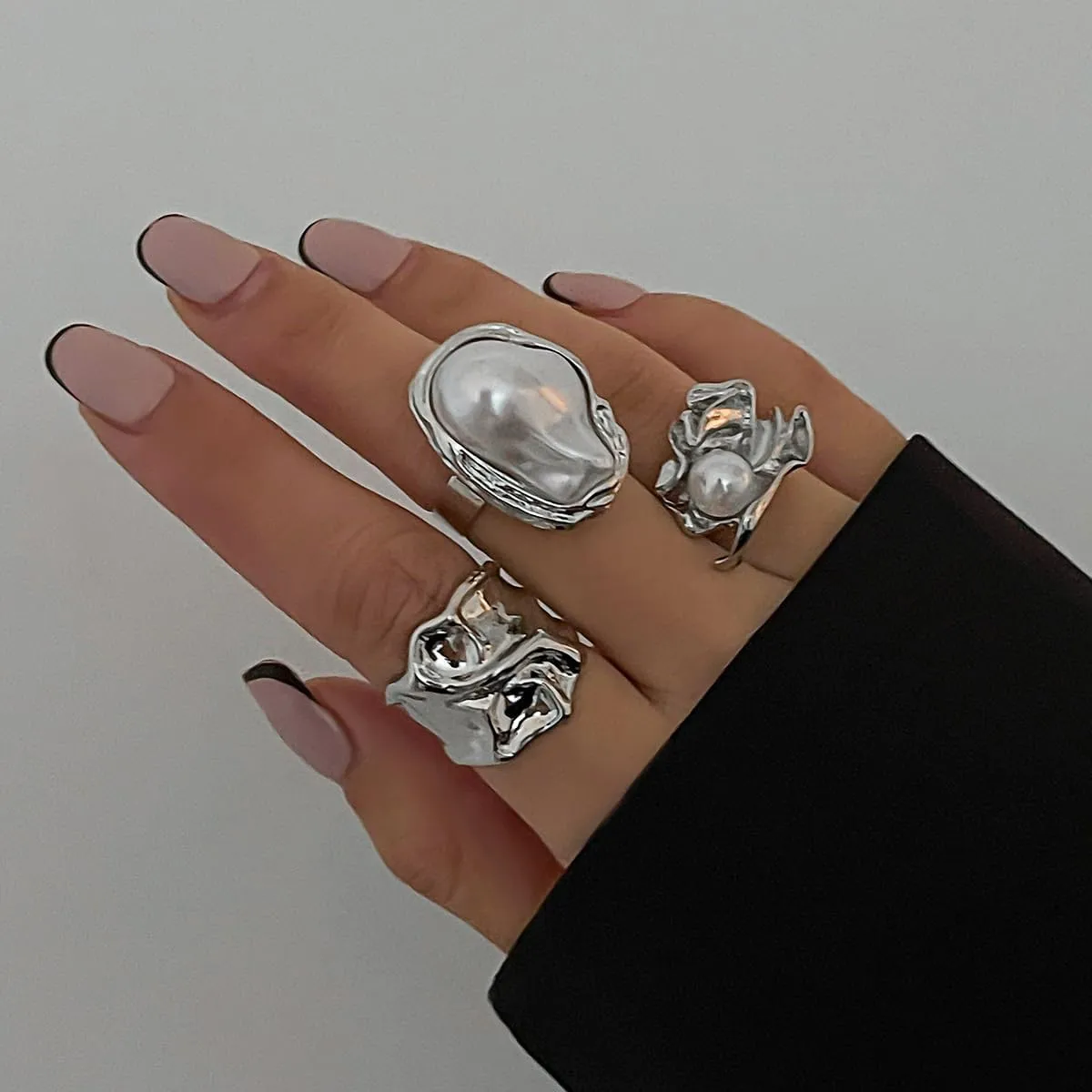 CJIAYUJEW Chunky Gold Flower Rings Pearl Stacking Statement Rings for Women Silver Chunky Knuckle Ring Set Adjustable Pearl Finger Ring Sets