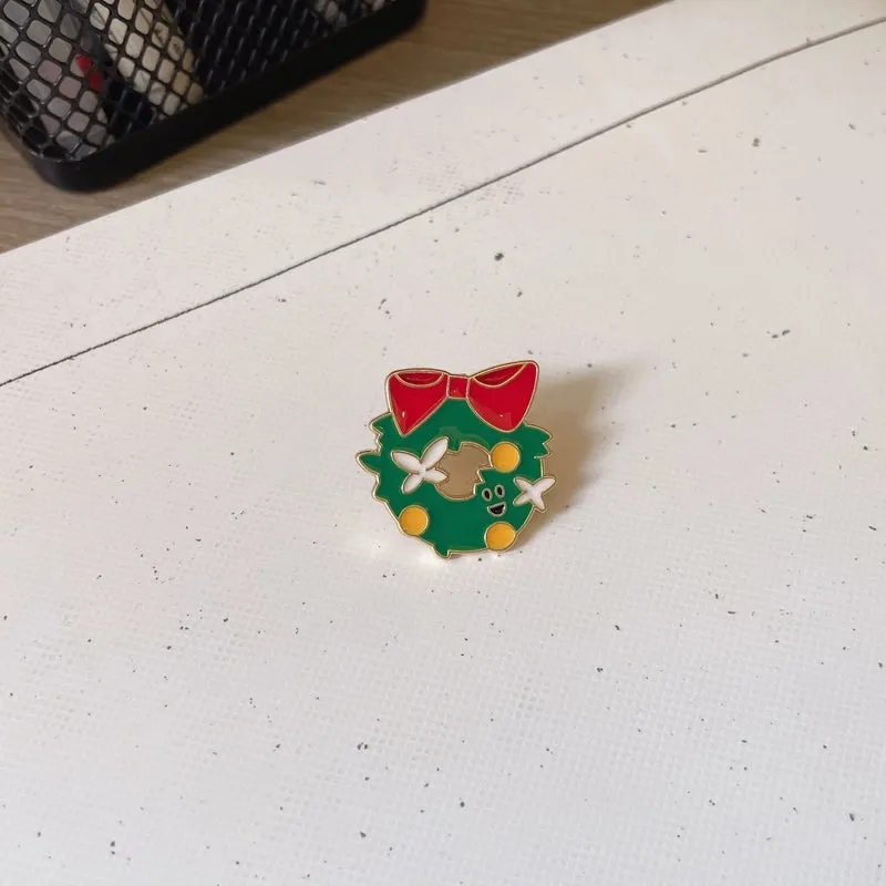 Cute Snowman Snowflake Elk Alloy Enamel Unisex Brooches